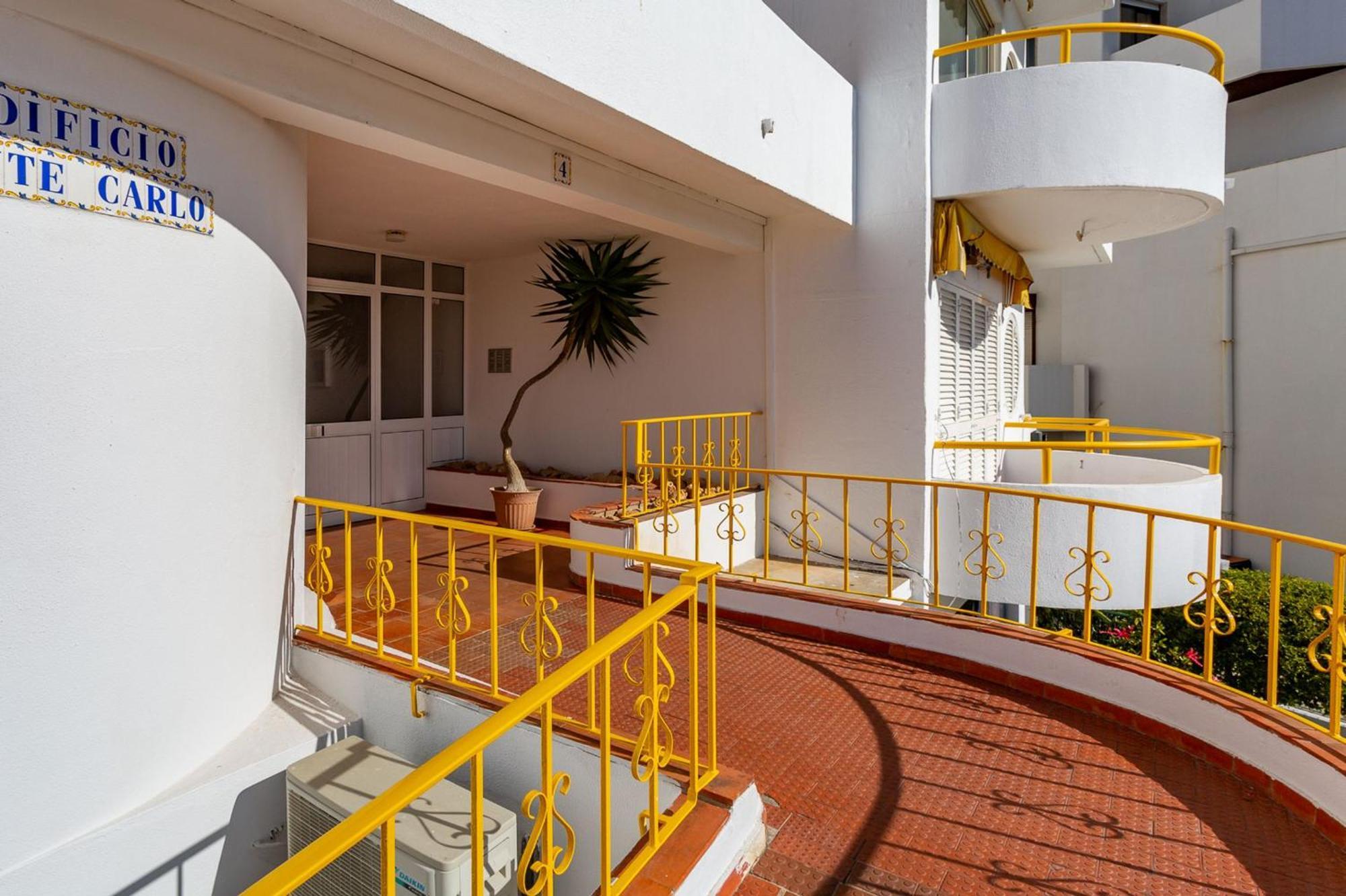Typical T2 In Albufeira W/ Balcony By Lovelystay מראה חיצוני תמונה