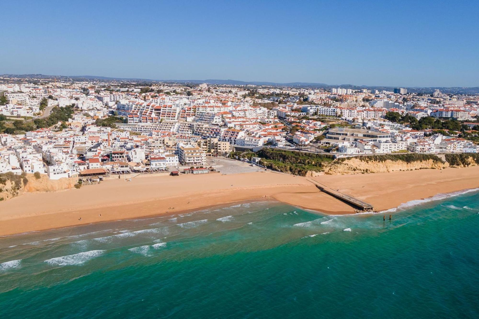 Typical T2 In Albufeira W/ Balcony By Lovelystay מראה חיצוני תמונה