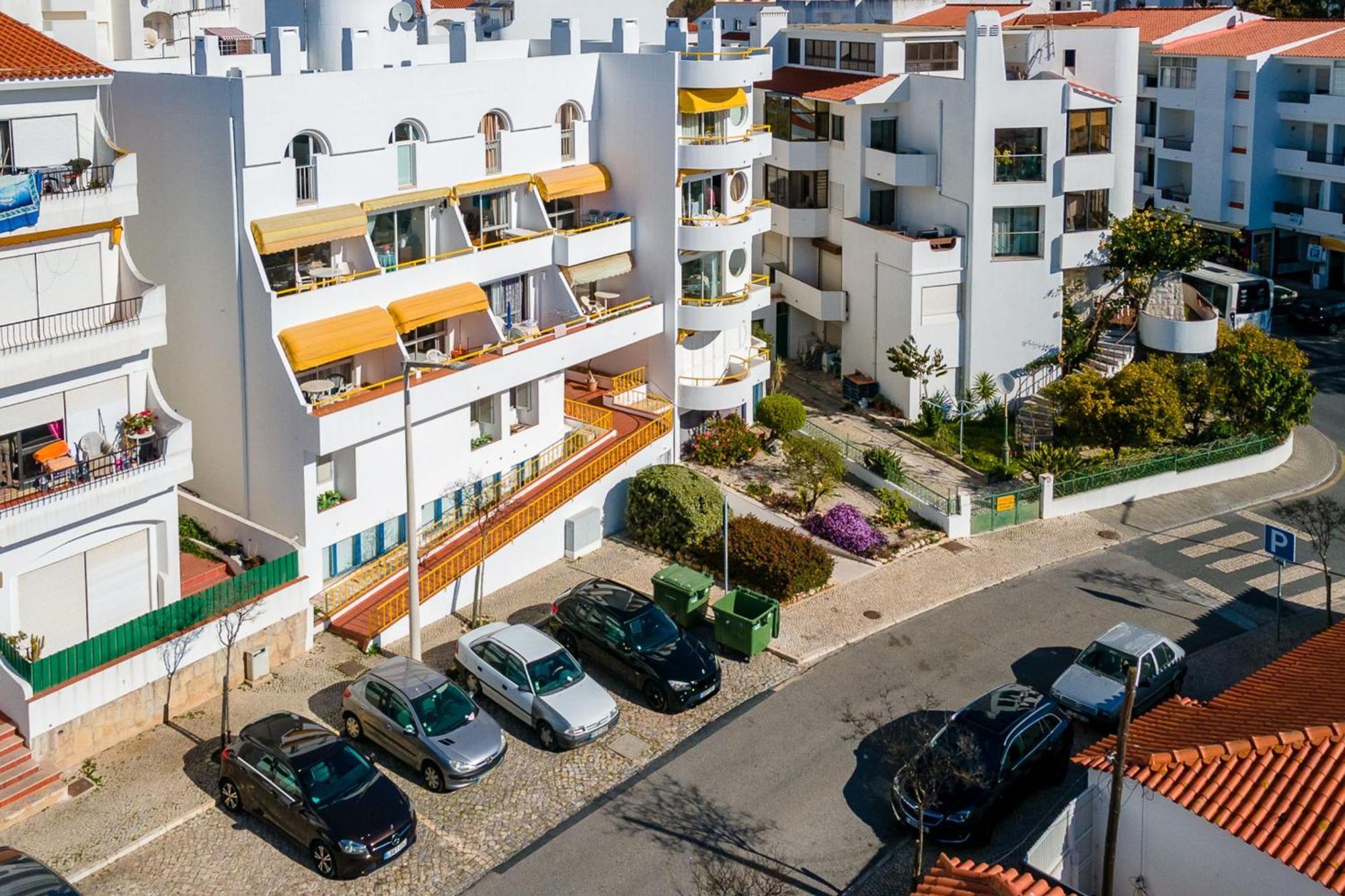 Typical T2 In Albufeira W/ Balcony By Lovelystay מראה חיצוני תמונה